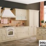 doğal ahşap mutfak dolapları