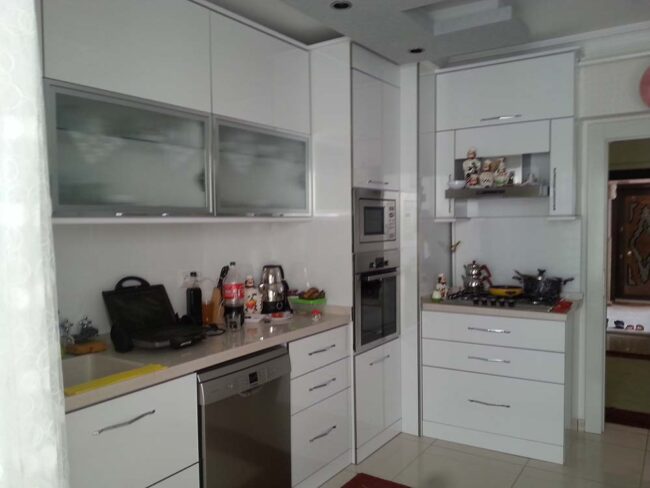 temiz mutfak dolapları