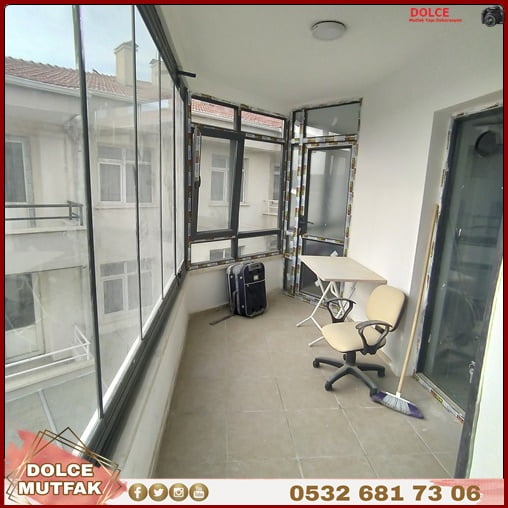 kendinden kulplu mutfak dolabı