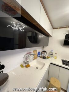 ahşap mutfak dolabı